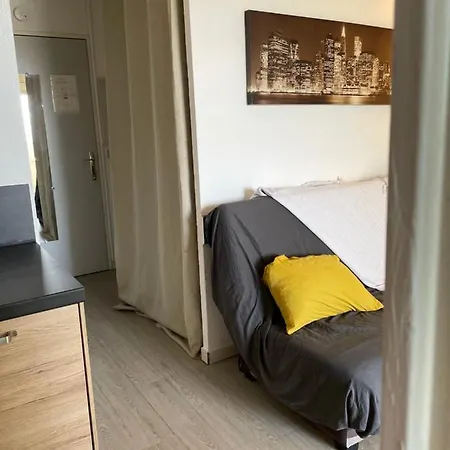 A 50m De La *